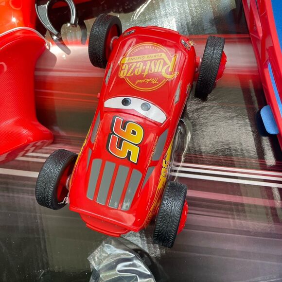 Disney Pixar Cars 3 Red Lightning McQueen 2-Sided RC Stunt Racer & Ramp TRU Excl - Picture 8 of 12